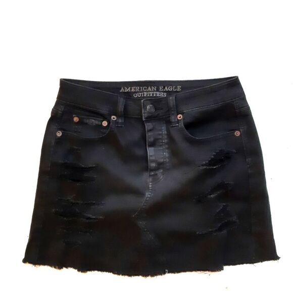 AEOāBlackāDistressedĀ DenimāMiniāSkirt - Picture 2 of 10